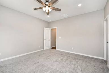 Main picture of 934 S Berry