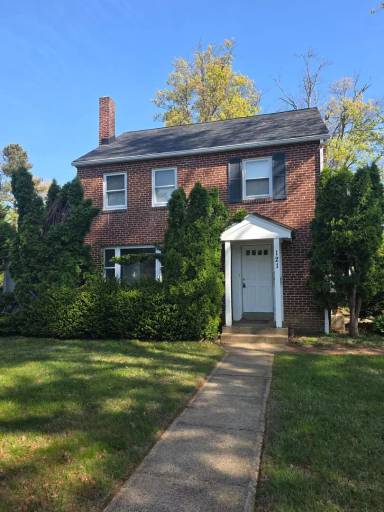 Main picture of 121 Concord Ave