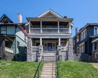 Main picture of 1003 28th Pl S