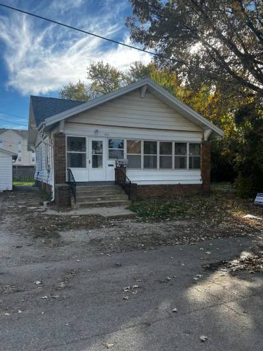 Main picture of 412 Taylor Ave