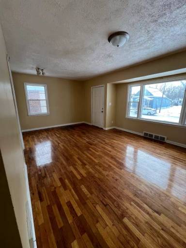 Main picture of 1652 Stanley St