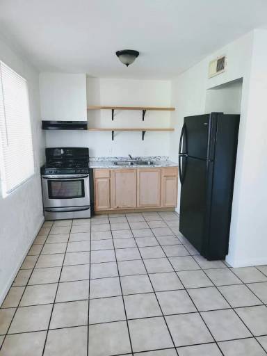 Main picture of 814 E Siesta Dr