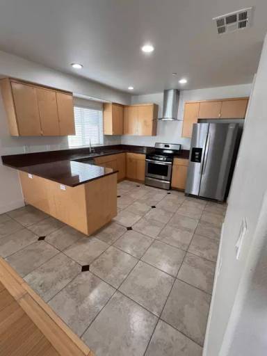 Main picture of 11312 Huston St