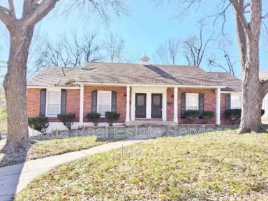 Main picture of 11327 E 72nd St