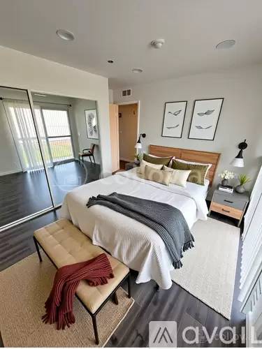 Main picture of 8722 Burton Way