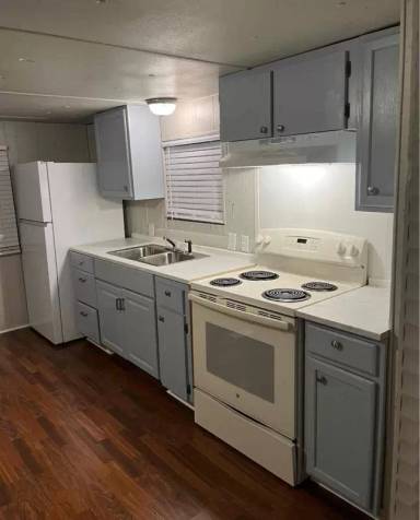 Main picture of 1820 Ichetucknee Rd
