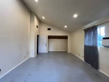 Main picture of 1424 N Avenue 46