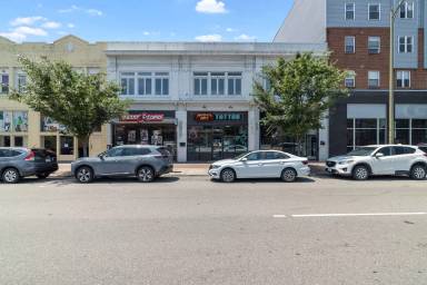 Main picture of 821 W Broad St
