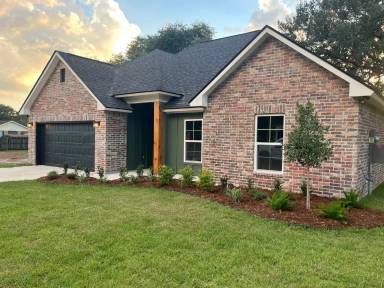 Main picture of 101 Habersham Dr