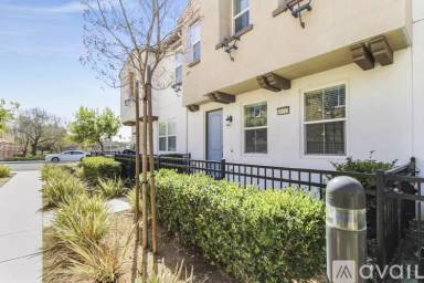 Main picture of 40213 Calle Real