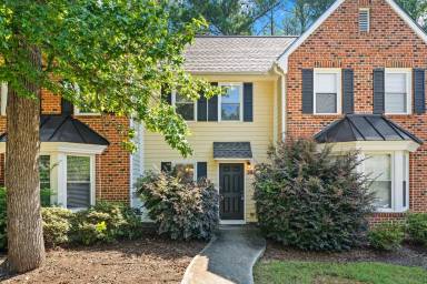 Main picture of 35 Forest Glen Dr