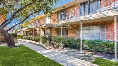 Main picture of 3661 Parkridge Dr