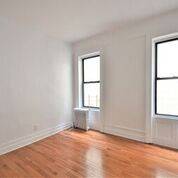 Main picture of 3694 Broadway