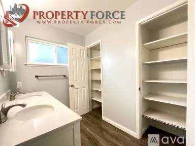Main picture of 1619 Oxford St