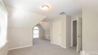 Main picture of 715 Johns Landing Way