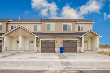Main picture of 920 Home Run Ave