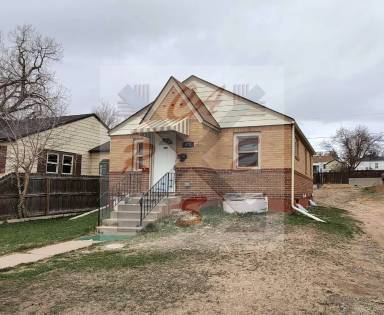 Main picture of 912 E 22nd St