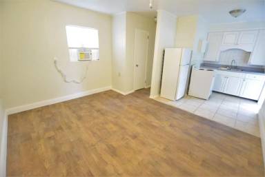 Main picture of 1212 Jamajo Blvd