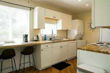 Main picture of 1217 Chelwood Park Blvd NE