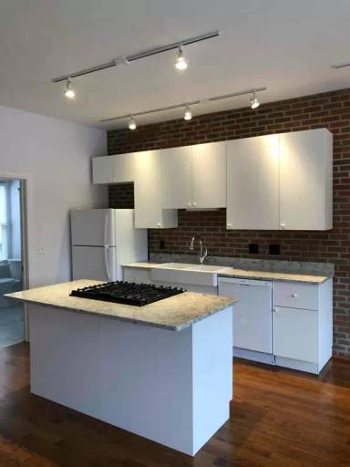 Main picture of 650-668 N. High Street / 10-26 E. Russel