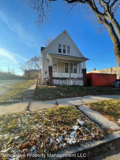 Main picture of 5241 N 31st St