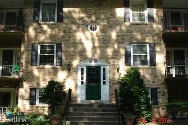 Main picture of 3800 Lyndhurst Dr