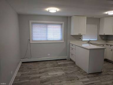 Main picture of 5852 W Irving Park Rd