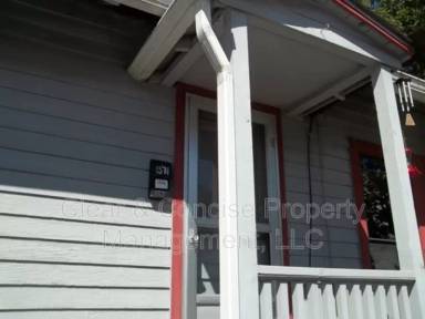 Main picture of 157 1/4 Monroe St