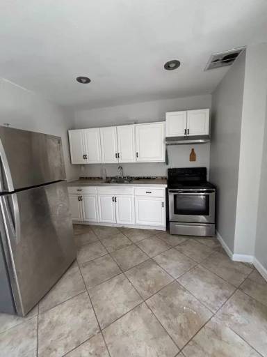 Main picture of 128 S Welles St