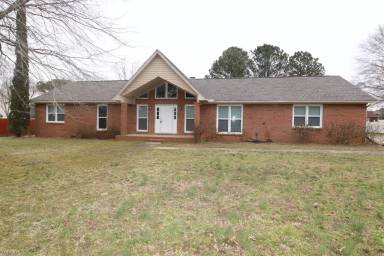 Main picture of 1809 Lindsay Ln S