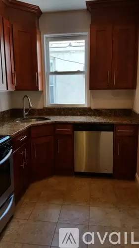 Main picture of 6843 Clyde St