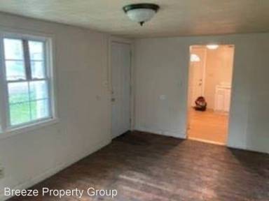 Main picture of 1717 S Gharkey St