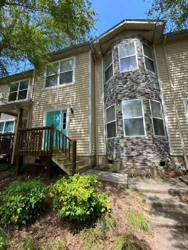 Main picture of 30 N Ridge Pt
