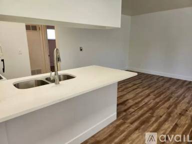 Main picture of 1090 30th St