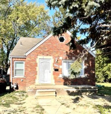 Main picture of 10381 Somerset Ave