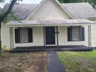 Main picture of 107 E Maryland Ave
