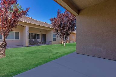Main picture of 824 Jasmine Parke Dr