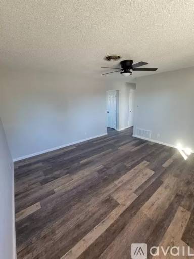 Main picture of 307 Robins Dr