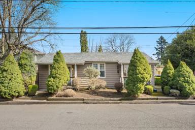 Main picture of 6826 SE 50th Ave