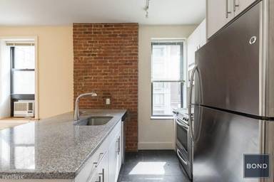 Main picture of 129 E 97th St