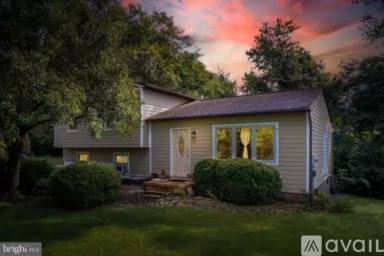 Main picture of 7221 Hillview Dr