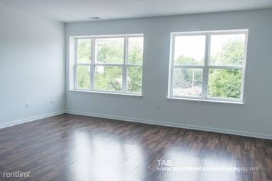 Main picture of 1544 W Glenlake Ave Apartments