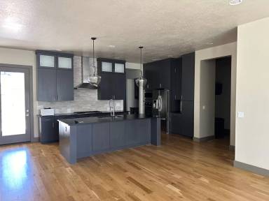 Main picture of 2901 E Heartleaf Ln