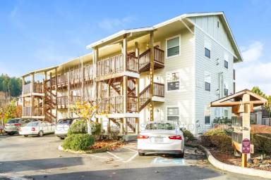 Main picture of 111 Rainier Ave