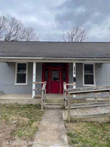 Main picture of 254 Level St