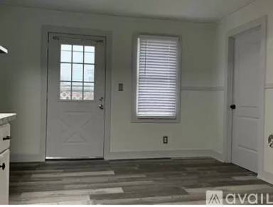 Main picture of 2710 Monroe Ave