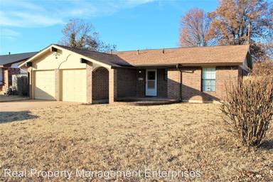 Main picture of 4721 SE 41st St