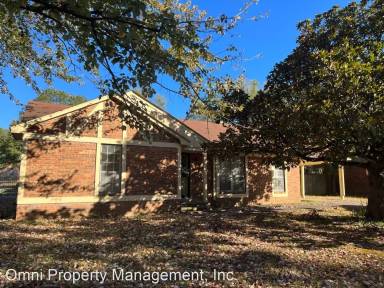 Main picture of 3830 Dagmar St