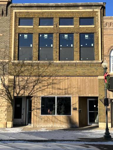 Main picture of 17 S Broadway