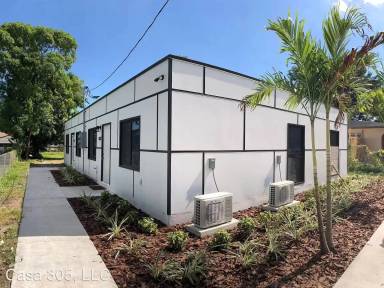 Main picture of 4237 NW 23rd Ave